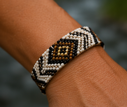 Indigenous Beaded Bracelet - Image 5